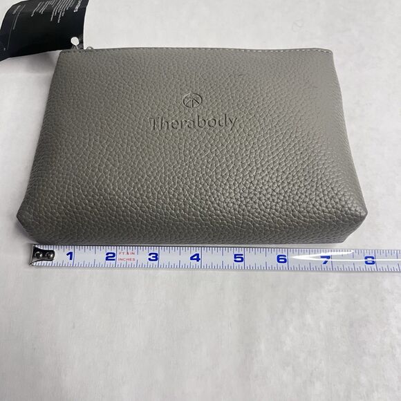 New August 2025 United Airlines Polaris Therabody Zipped Amenity Kit - Picture 2 of 5